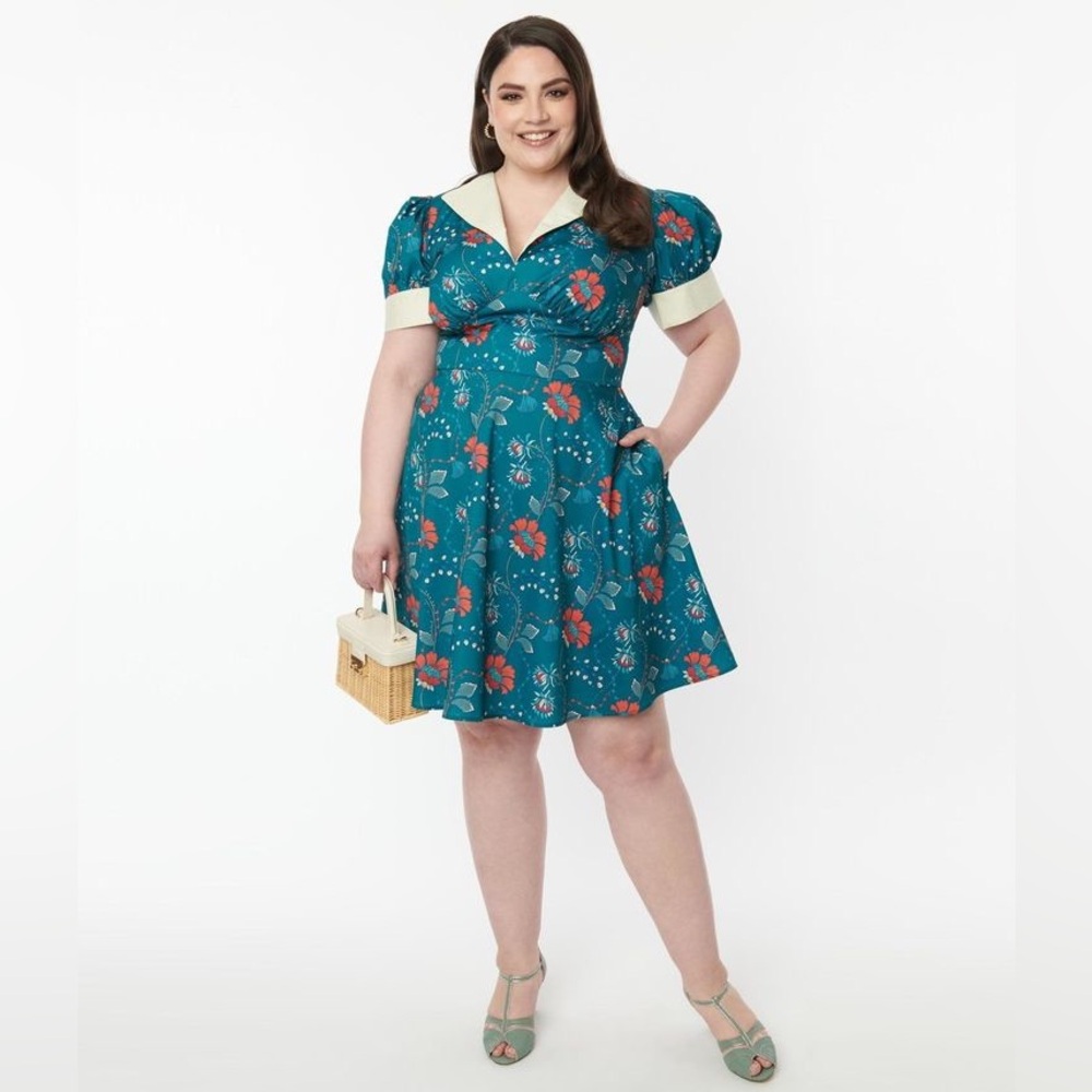 Unique Vintage Teal & Red Floral Chain Print Swing Dress